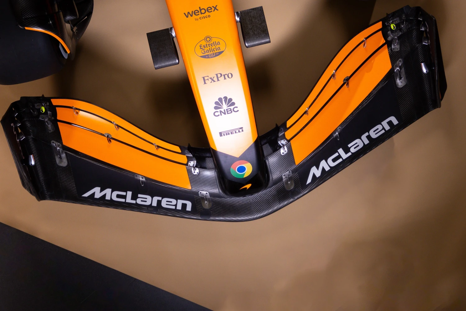 McLaren sends gifts to thank the other teams after the fire in Spain