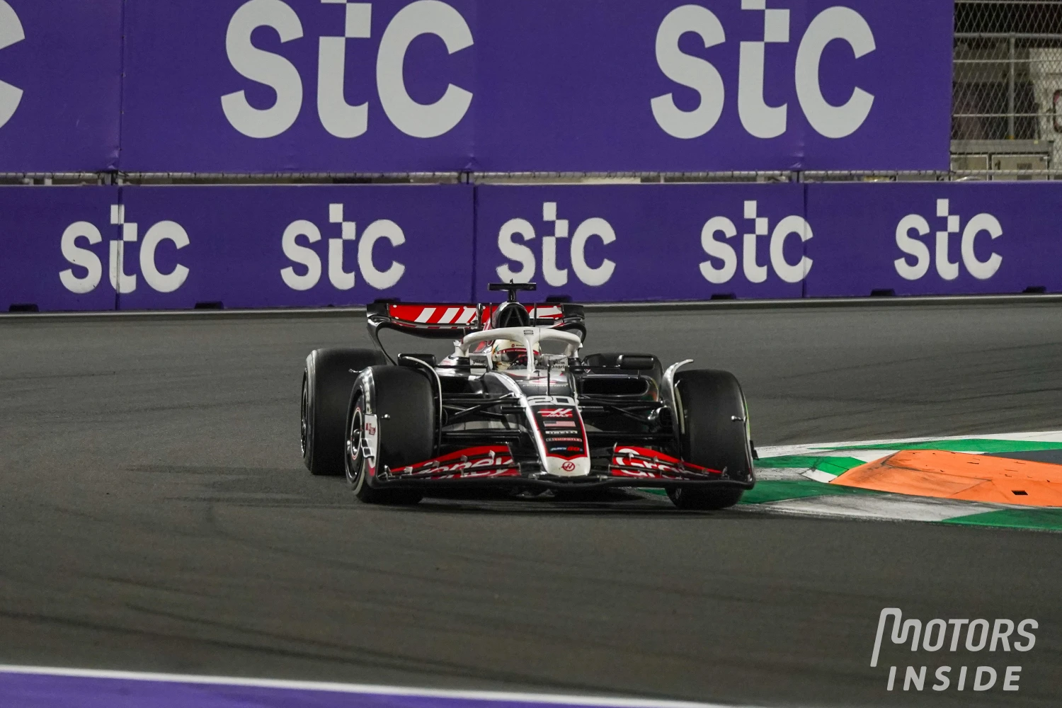 Kevin Magnussen doubly penalized in Saudi Arabia