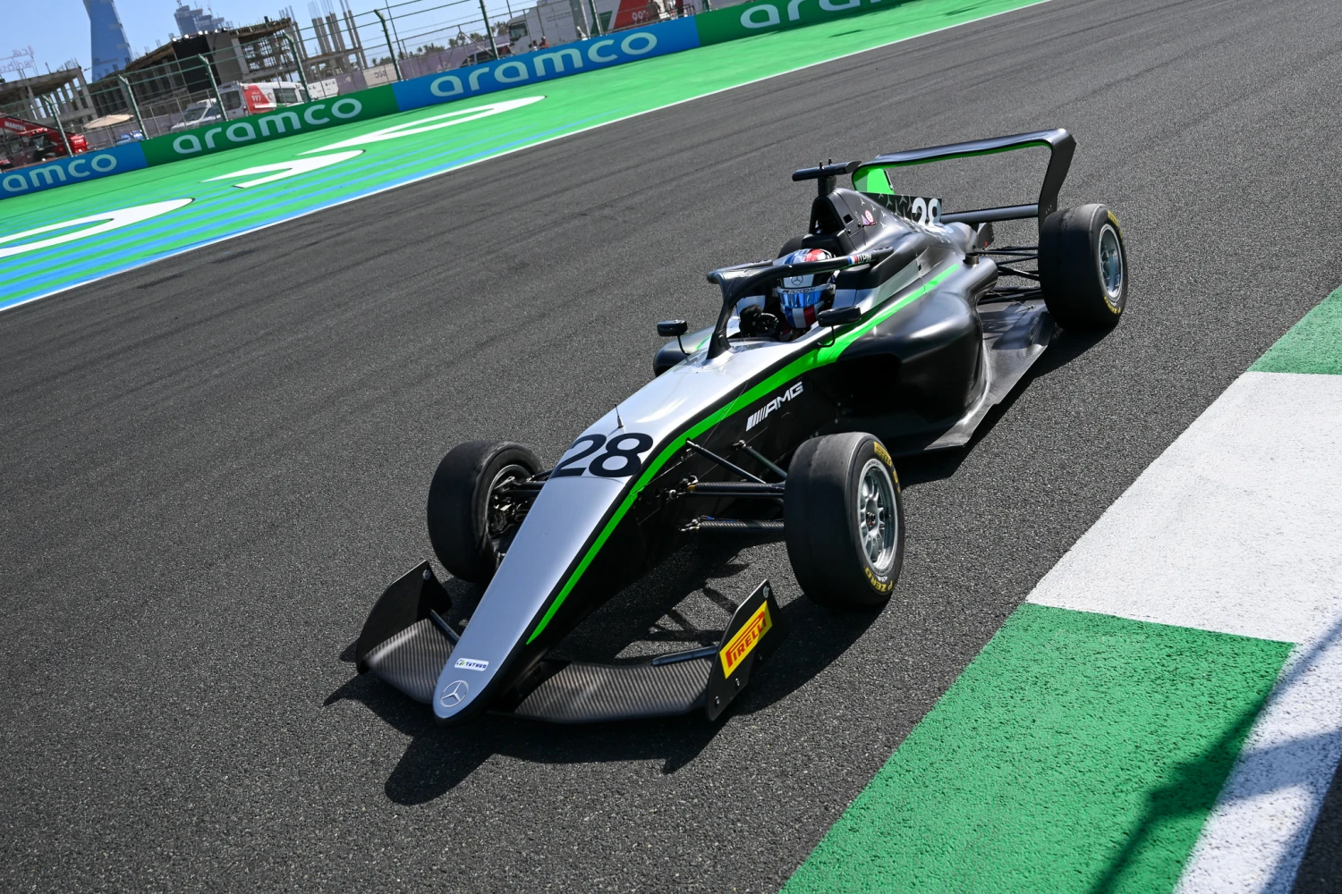 F1 Academy – Doriane Pin in trouble this weekend, Abbi Pulling and Chloe Chambers victorious