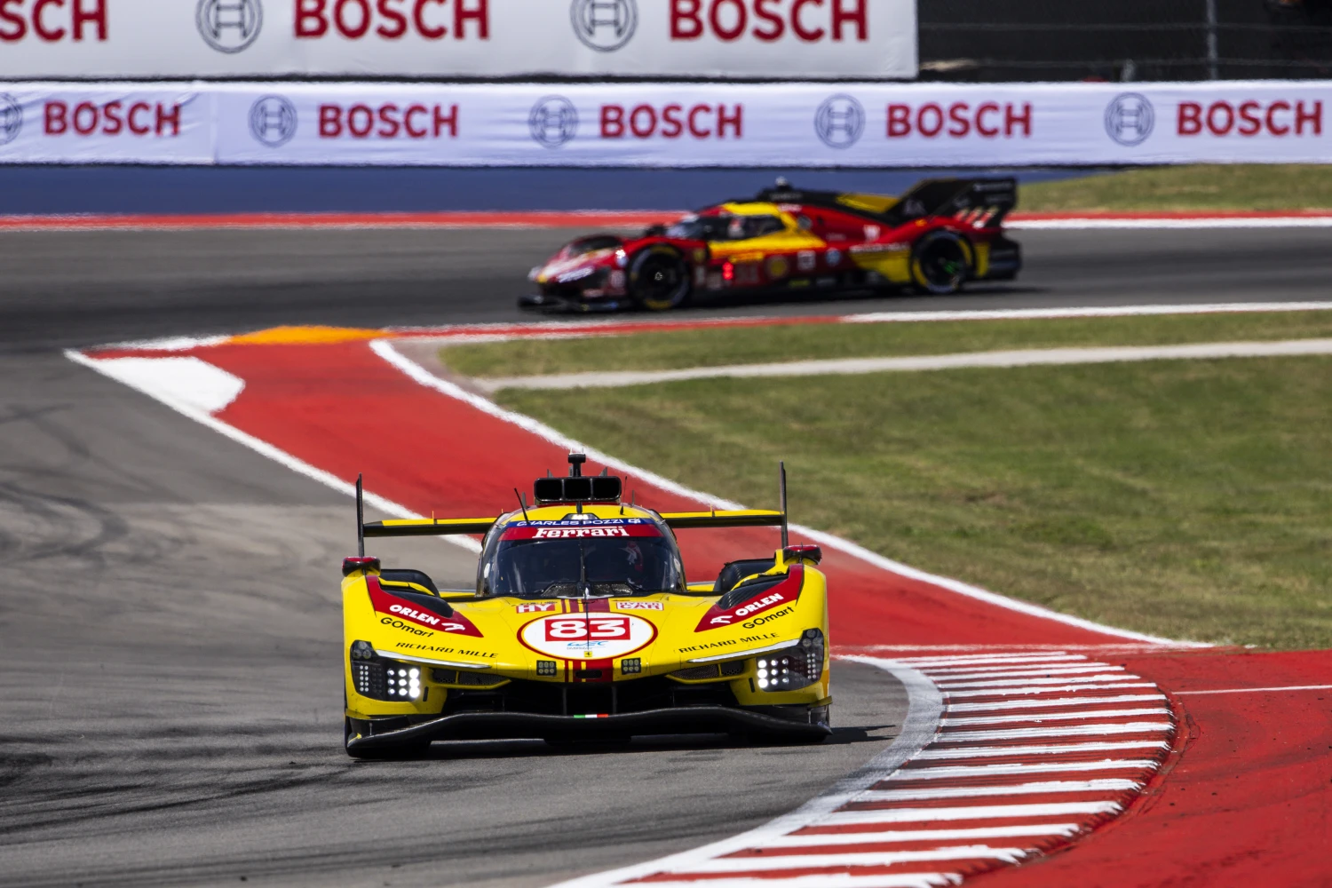 AF Corse shines with its yellow private Ferrari, in Austin