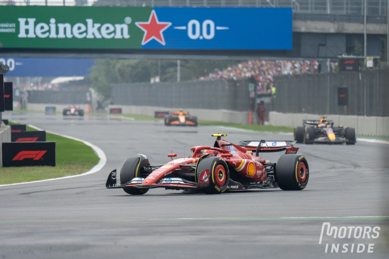 Mexico Grand Prix: Victory for Sainz who takes advantage of the intense battles between Norris and Verstappen