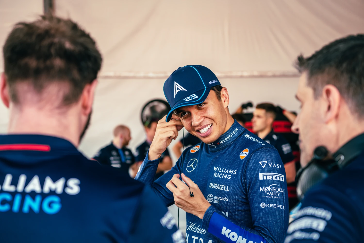 Alex Albon asks Williams not to “slack off” in 2025