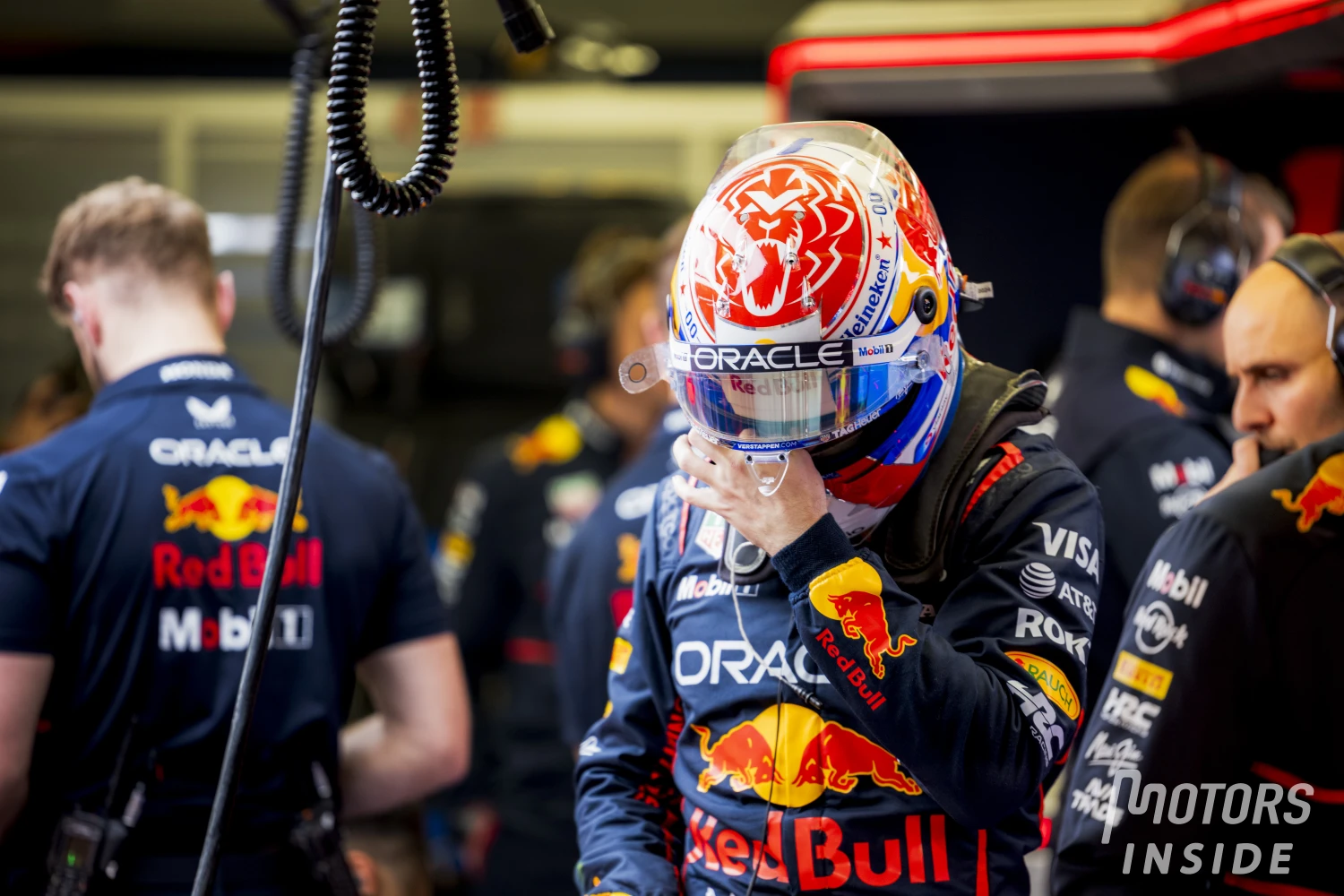 Red Bull in trouble during the Australian Grand Prix practice sessions