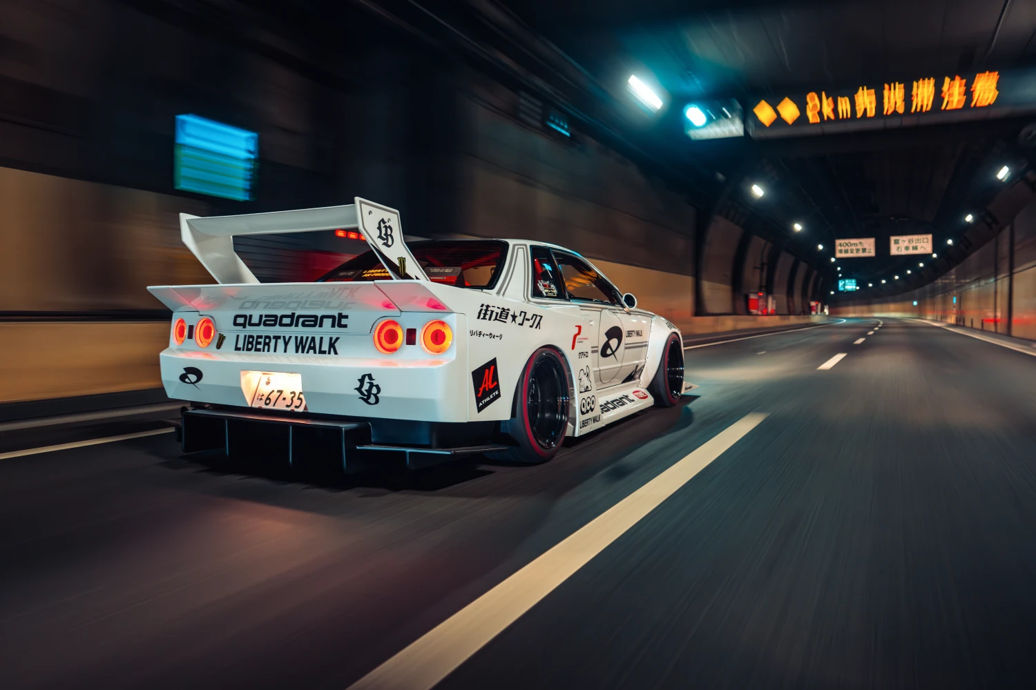 When Lando Norris plays with a modified Nissan R32