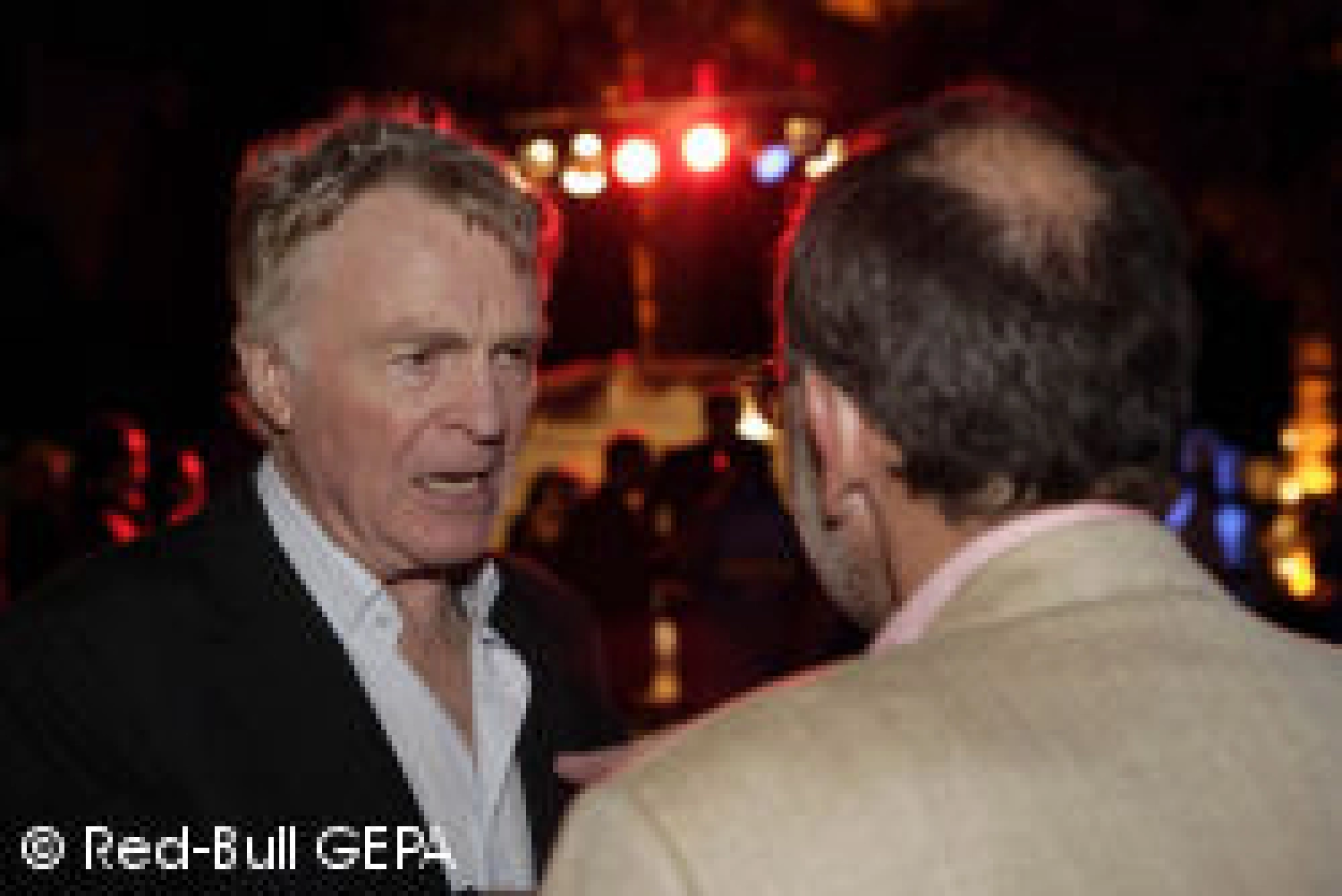 Stepney attend toujours le résultat des analyses de poudre