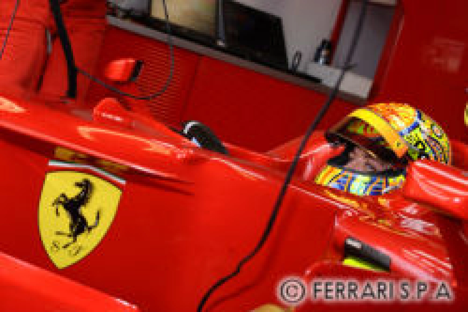 Rossi avec un numéro 46 by Ferrari au Mugello