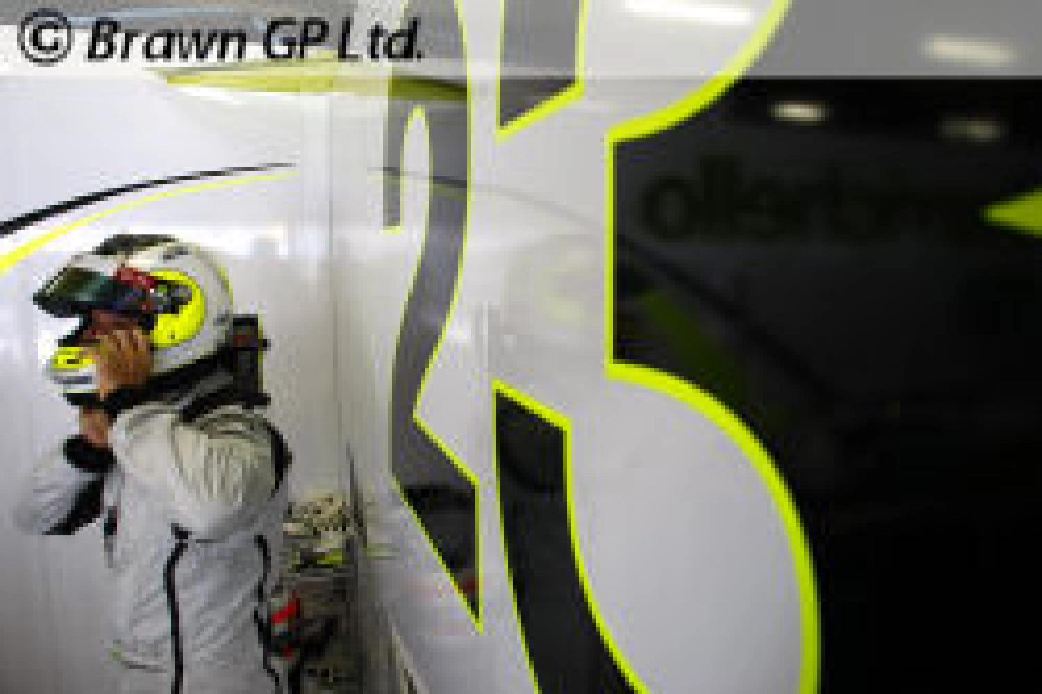 Brawn dément avoir favorisé Button en Espagne