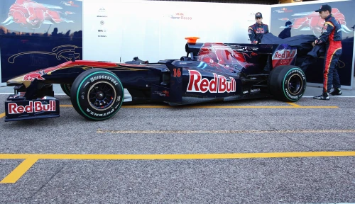 Launch 2010 : Toro Rosso dévoile la STR5
