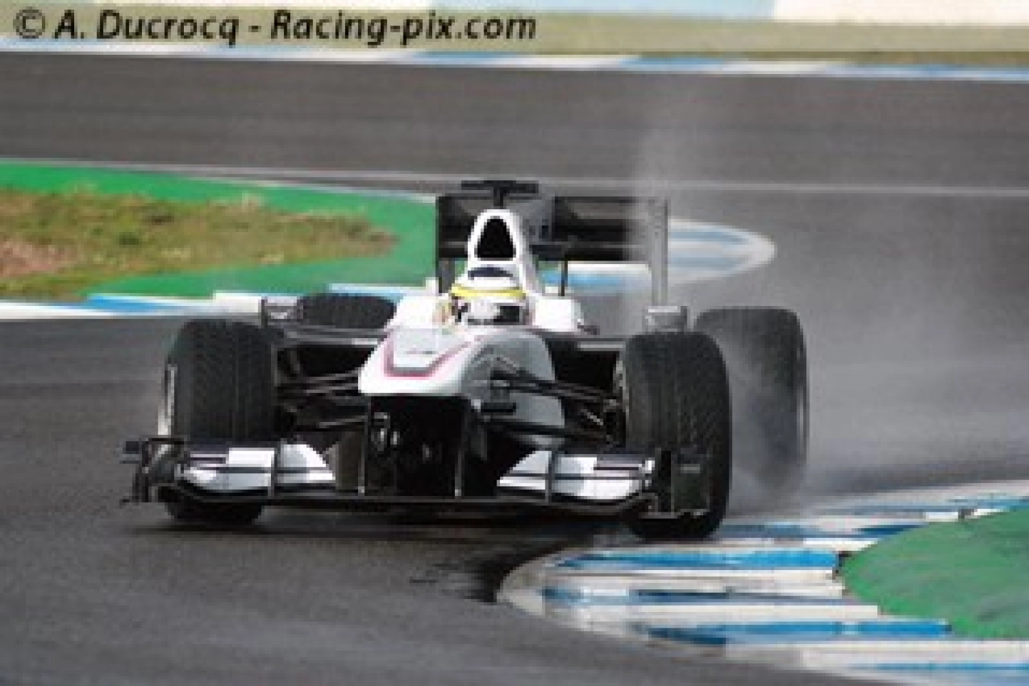 Sauber s&rsquo;inspire de l&rsquo;aile McLaren