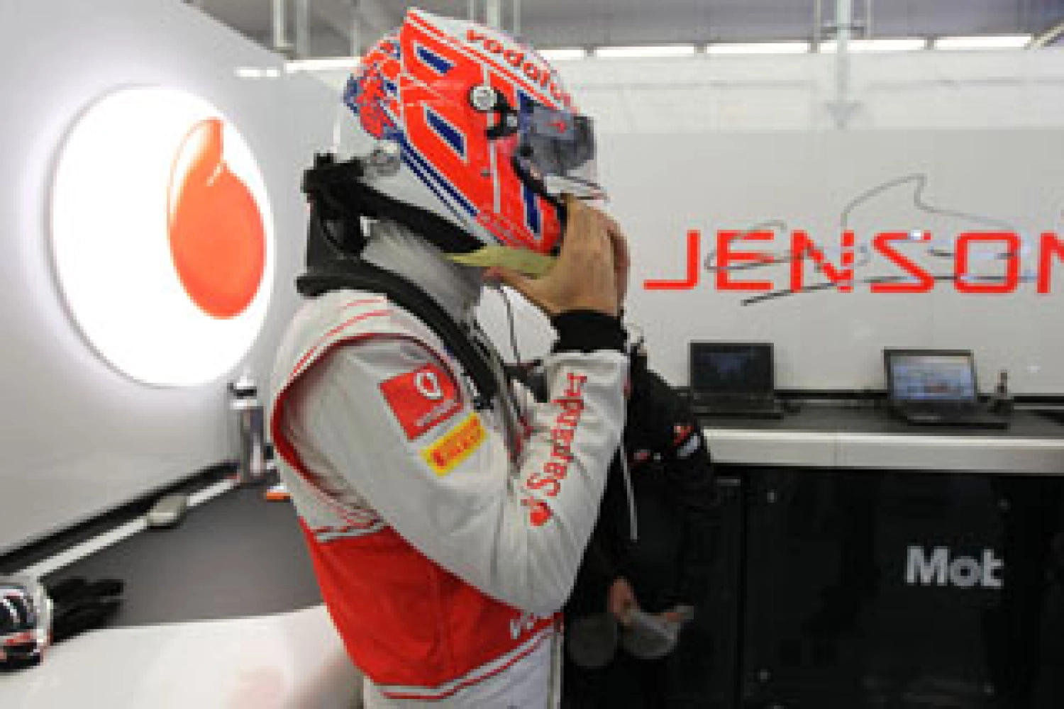 Ferrari pense à Button