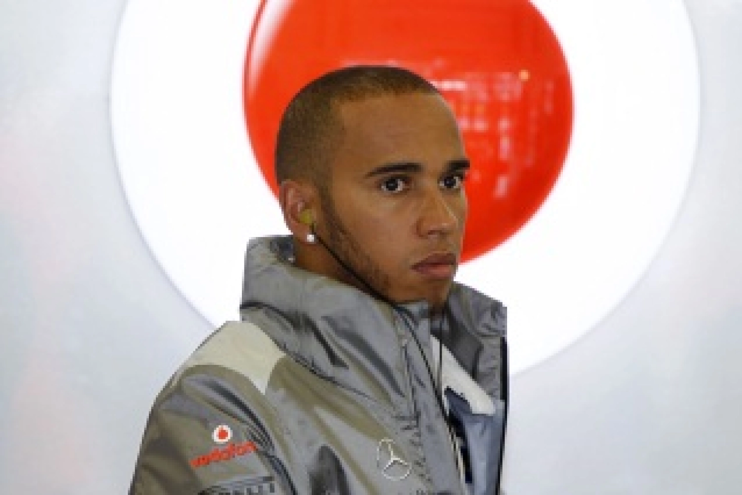 Lewis Hamilton se montre frustré sur Twitter puis supprime ses messages