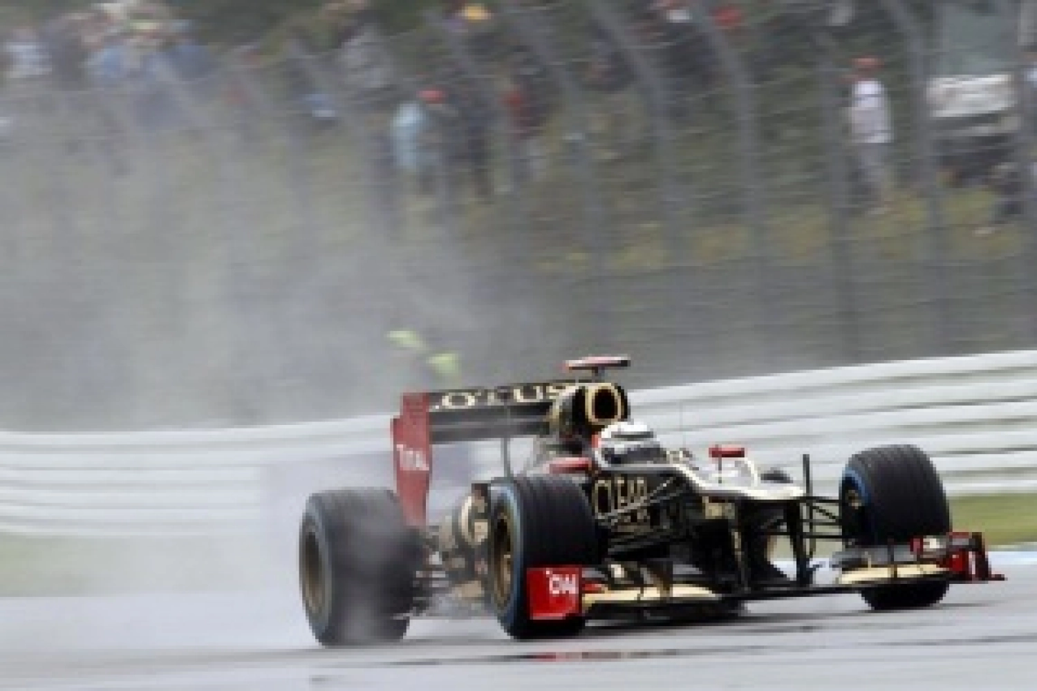 Dimanche : Grosjean dans le mur et Räikkönen dans l&rsquo;impasse, chez Lotus