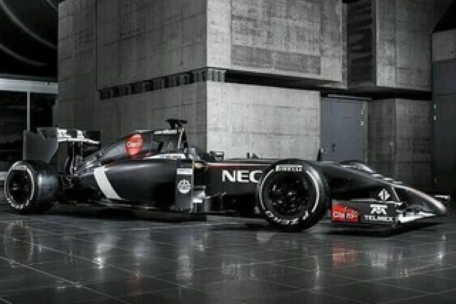 Monaco : Les casques des pilotes Sauber F1 vendus aux enchères