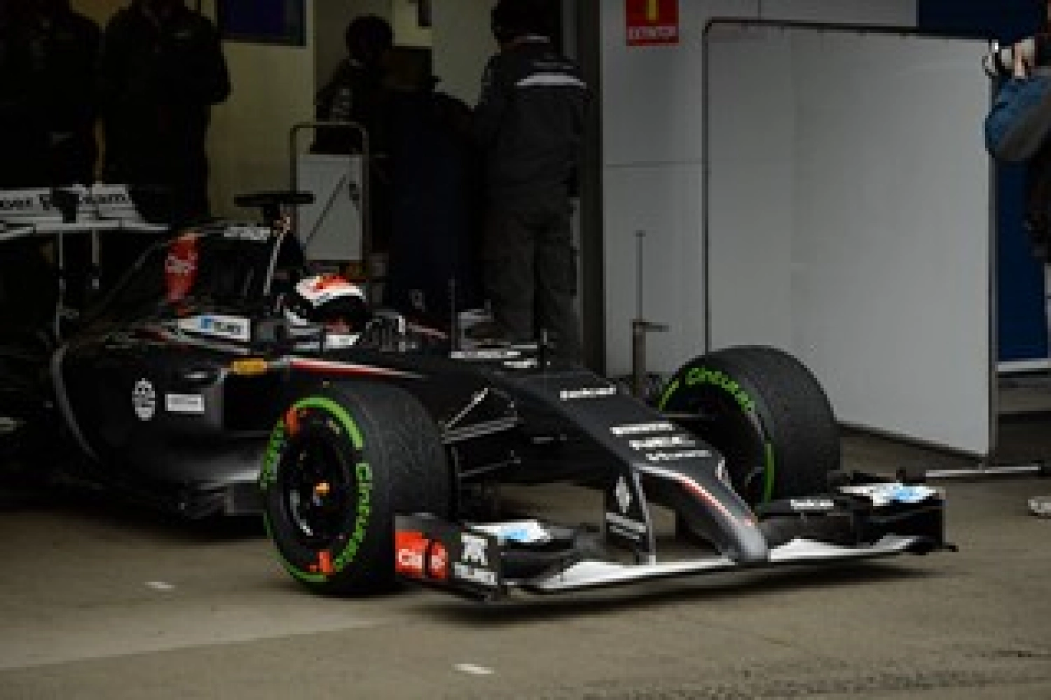 Dimanche : Nuit noire pour Sauber F1