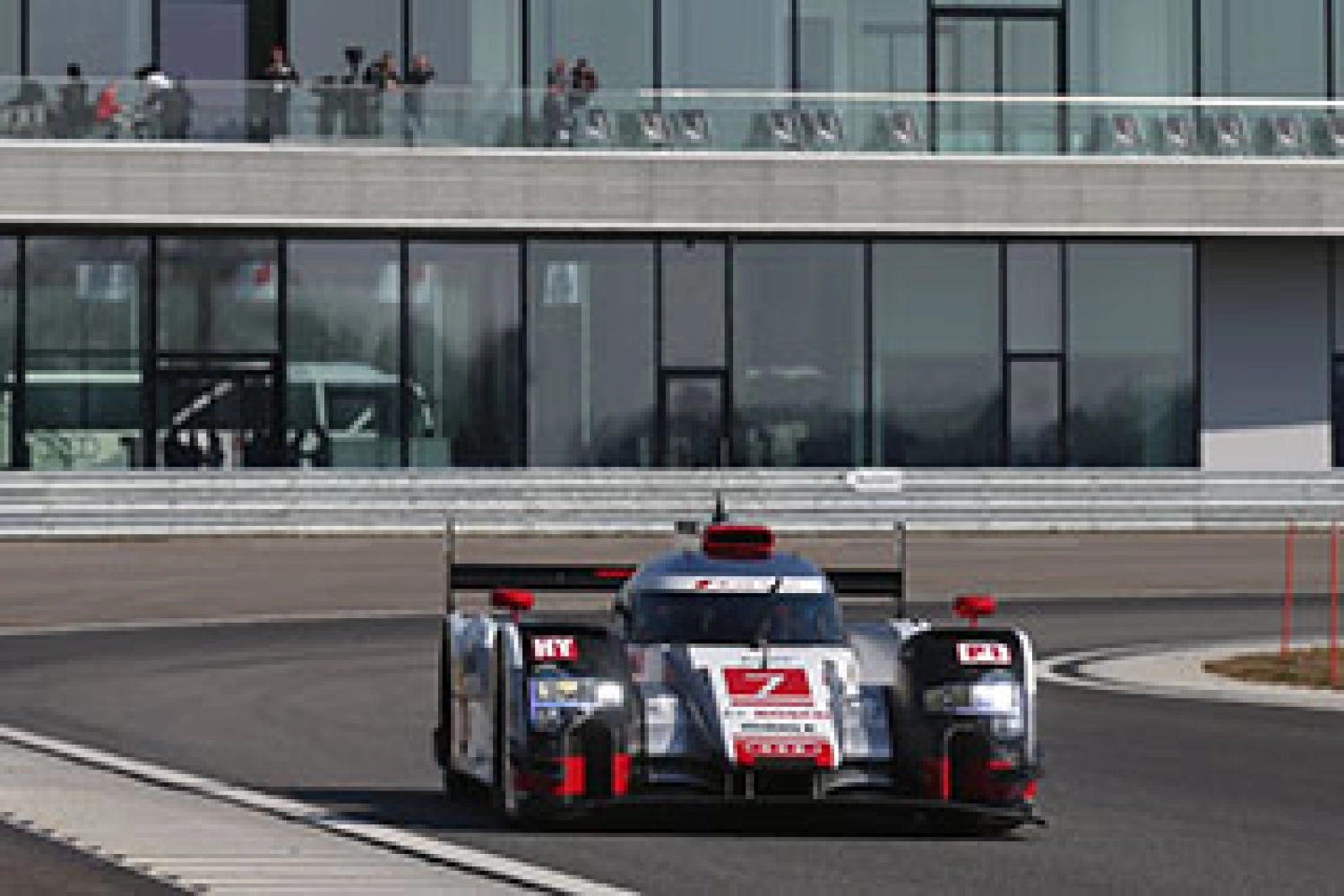 Audi dévoile les couleurs de sa R18 version 2015-03-18