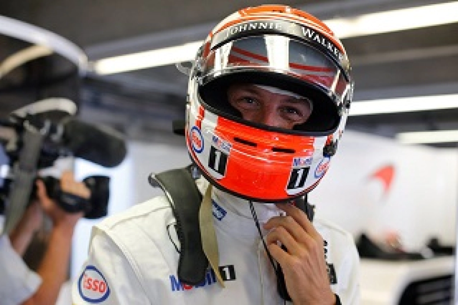 McLaren : Les problèmes s’empilent, Button craint une pénalité