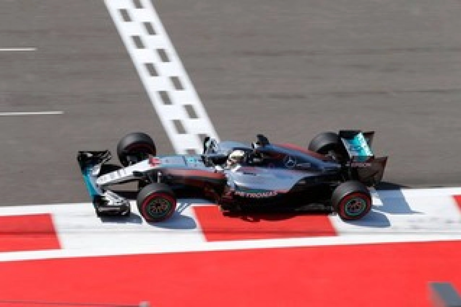 Russie – Course : Le cavalier seul de Rosberg, la désillusion de Vettel