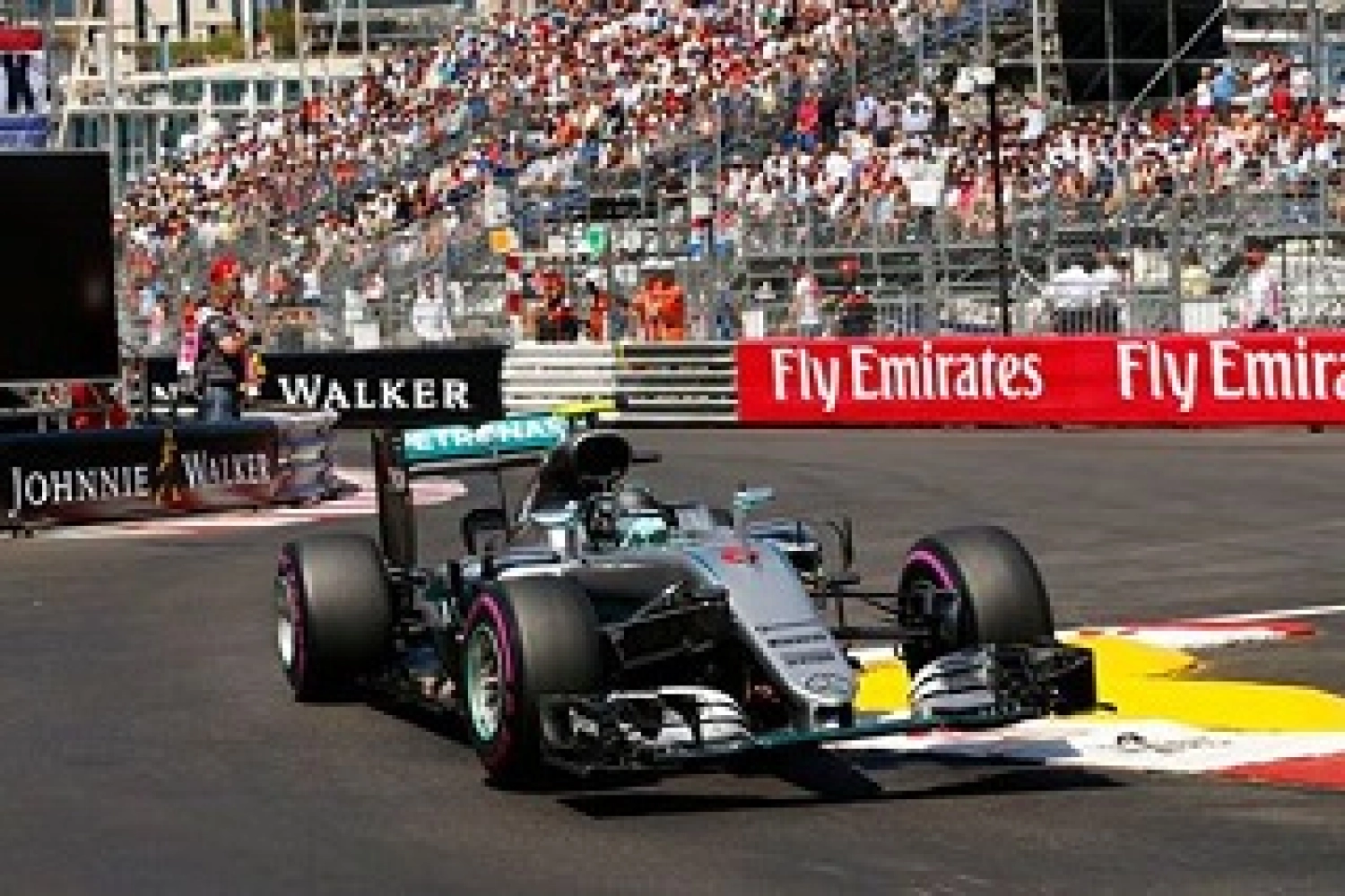 Une course "douloureuse" pour Nico Rosberg, sacrifié sur l&rsquo;autel de la victoire de son équipier