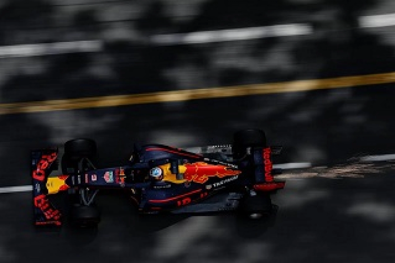 Ricciardo savoure la première pole position de sa carrière