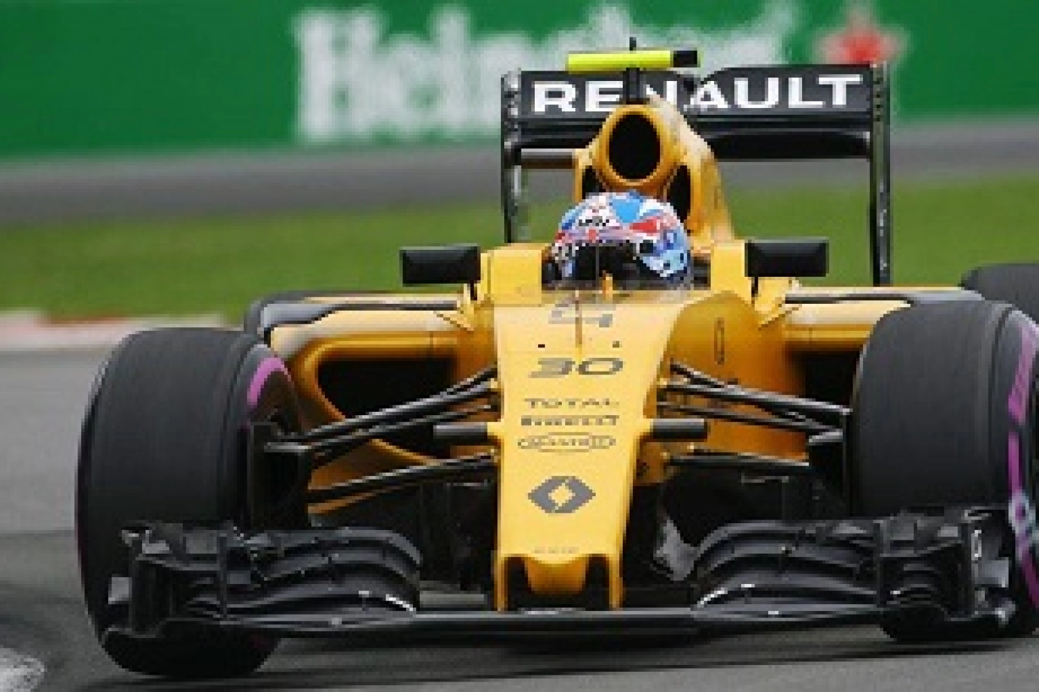 Renault : Magnussen au stand et Palmer coincé en Q1