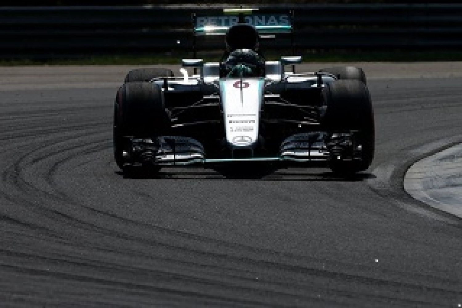 Rosberg : « J&rsquo;ai essayé de mettre le plus de pression possible sur Lewis. »