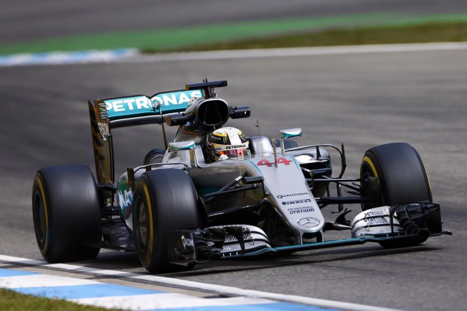 Vendredi à Interlagos : Hamilton à son aise, Rosberg dans son sillage