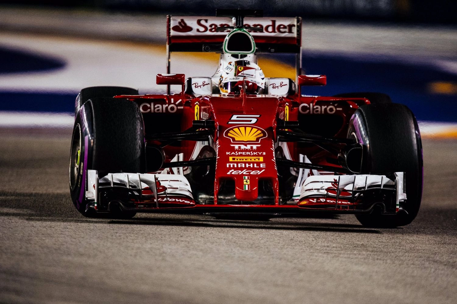 Vettel sauve plus que les meubles, Ferrari confirme son retour aux affaires