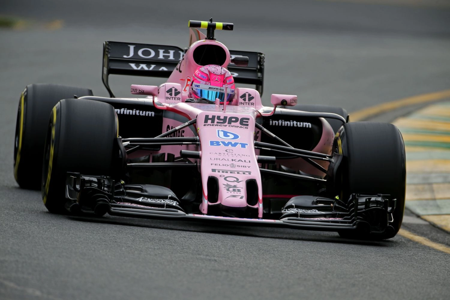 Problèmes de freins pour Esteban Ocon pour ses débuts en Australie