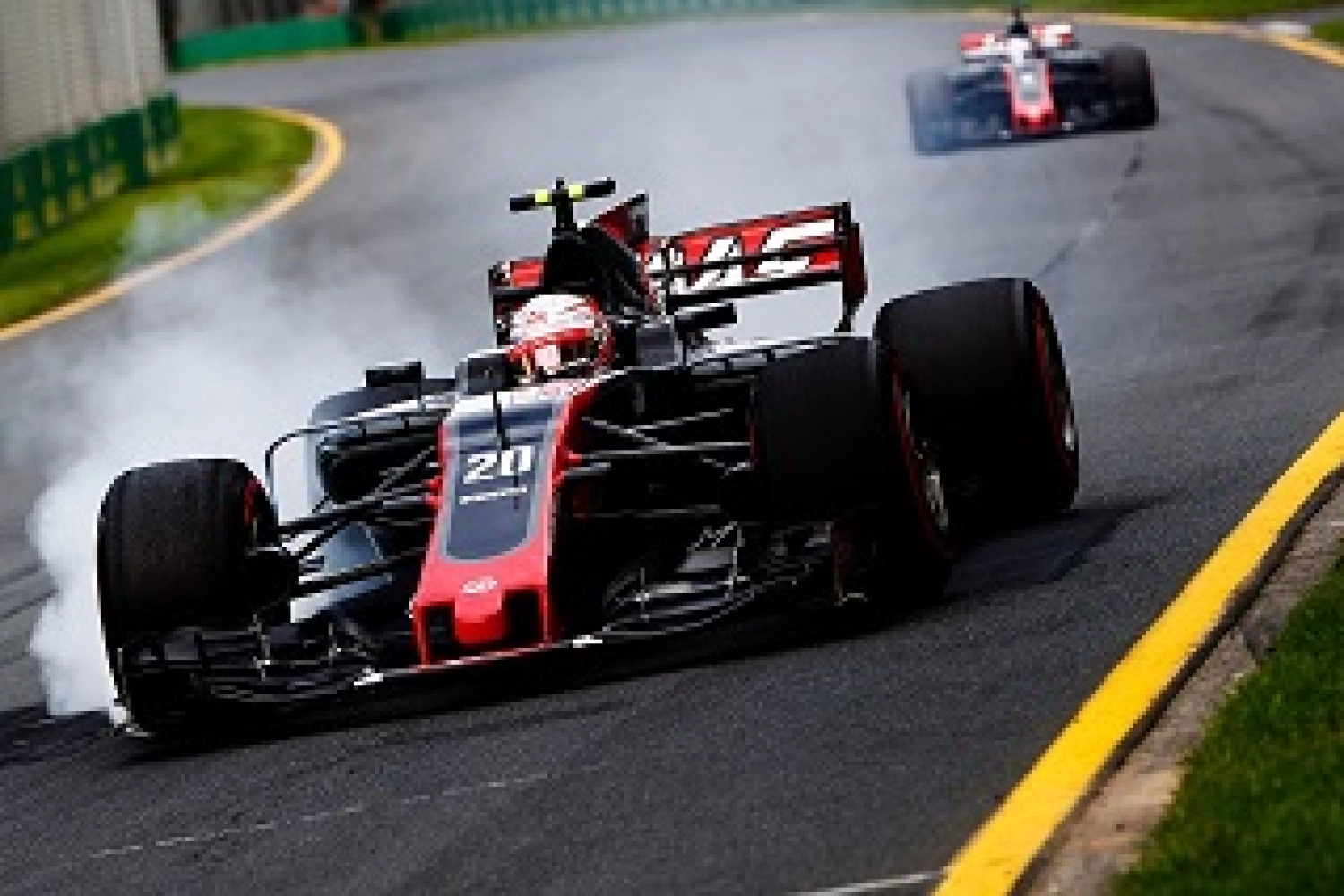 Haas : Grosjean satisfait, Magnussen frustré !