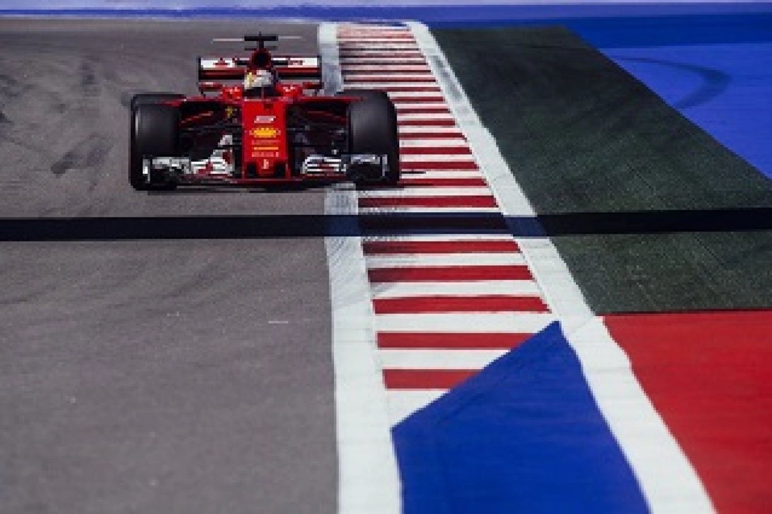 Russie – Essais Libres 2 : Vettel et Ferrari en tête, Verstappen en panne