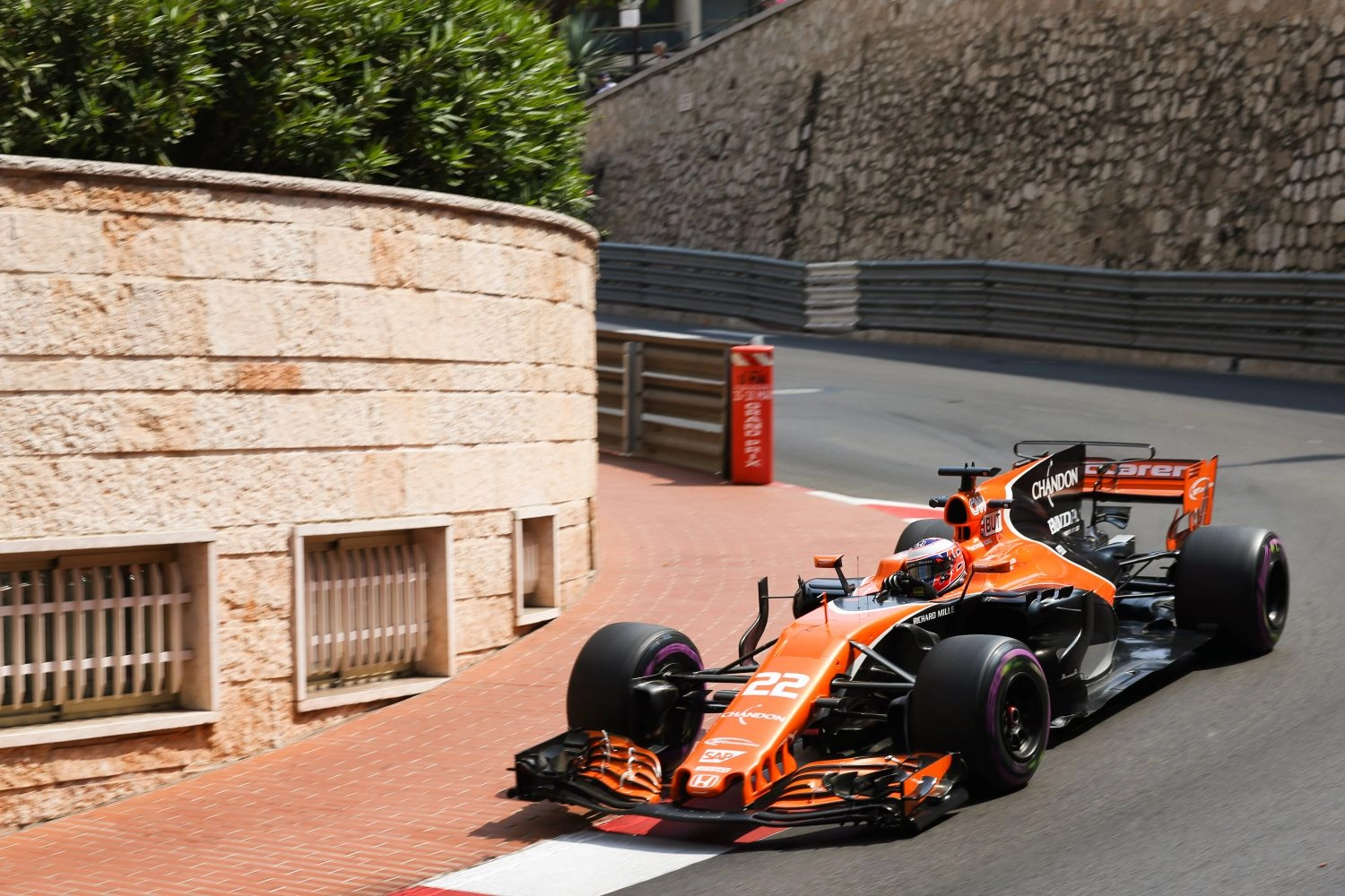 Jenson Button pénalisé pour son accrochage avec Pascal Wehrlein