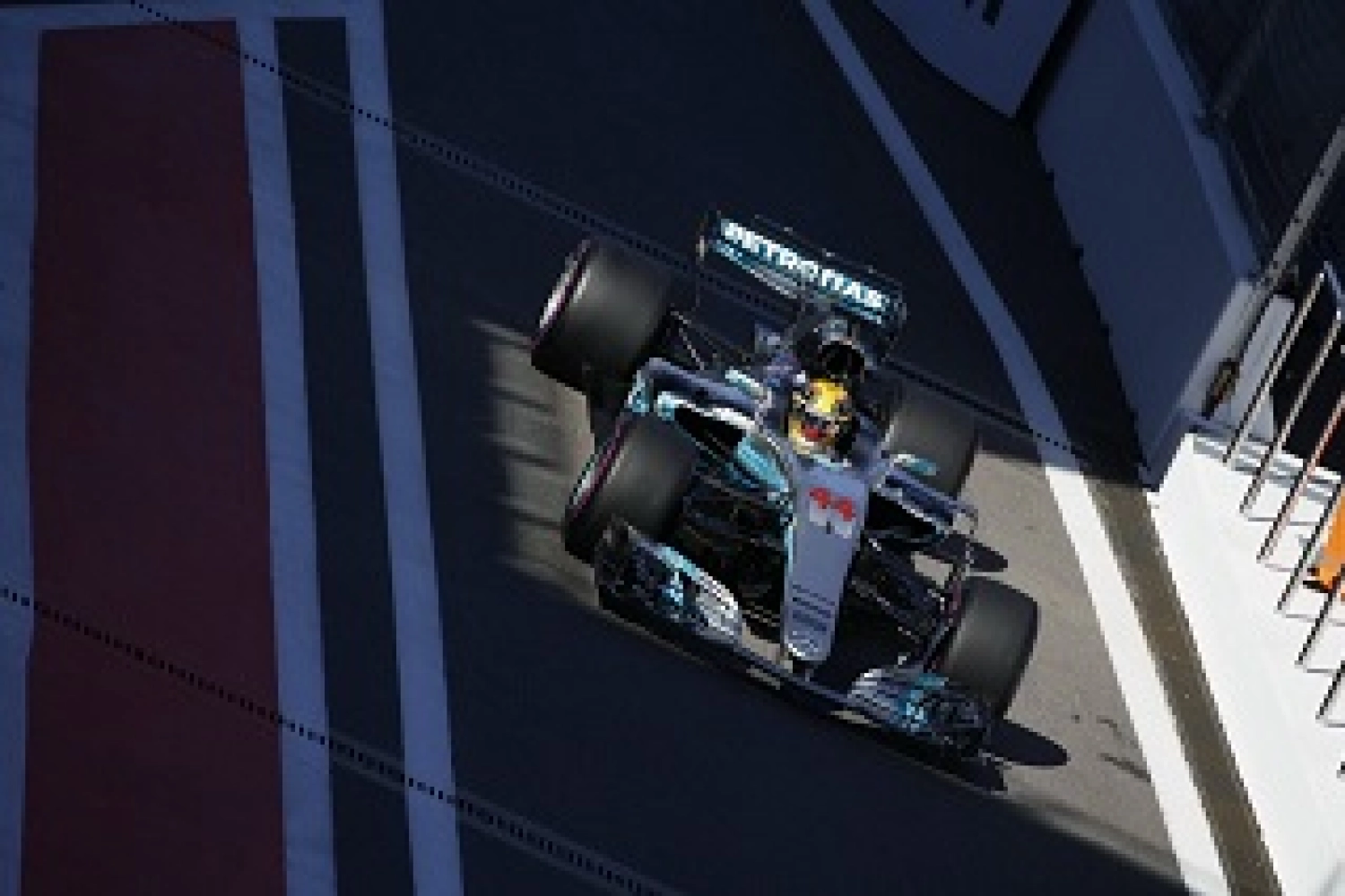 "Une voiture de rêve" selon Hamilton : cœur de cible pour Mercedes !