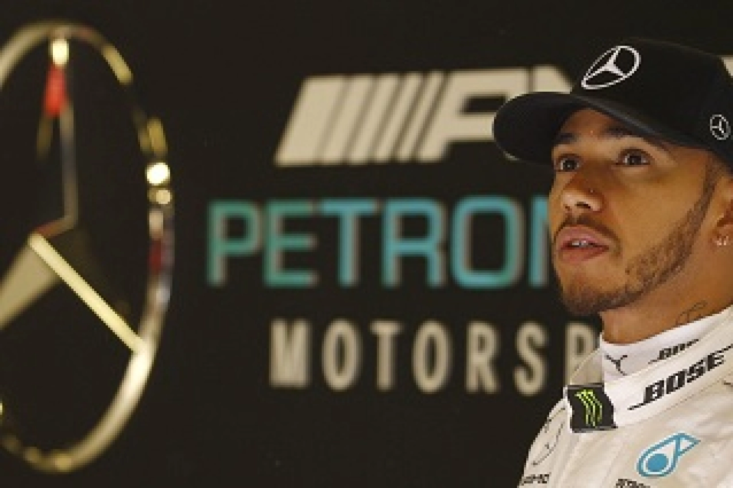 Abu Dhabi – Essais Libres 2 : Lewis Hamilton répond à Sebastian Vettel