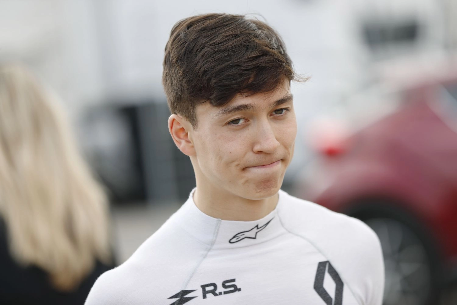 Jack Aitken au volant de la Renault à Bahreïn