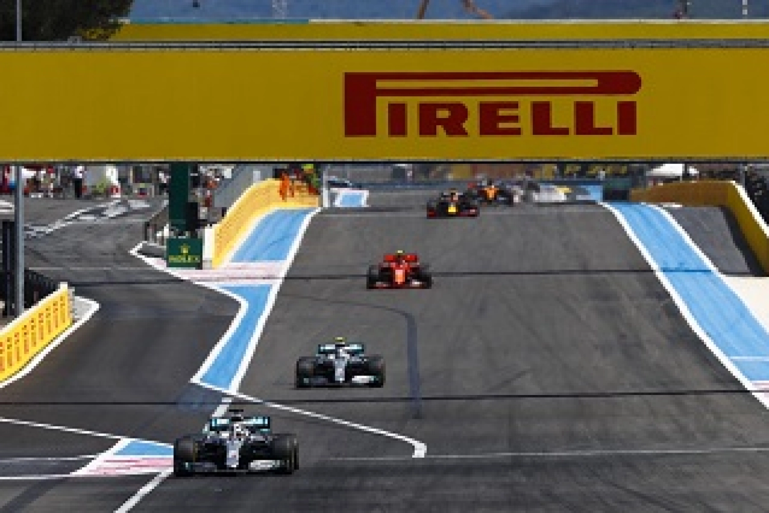 Hamilton satisfait de son raid en solitaire : les réactions du Top 3 en France