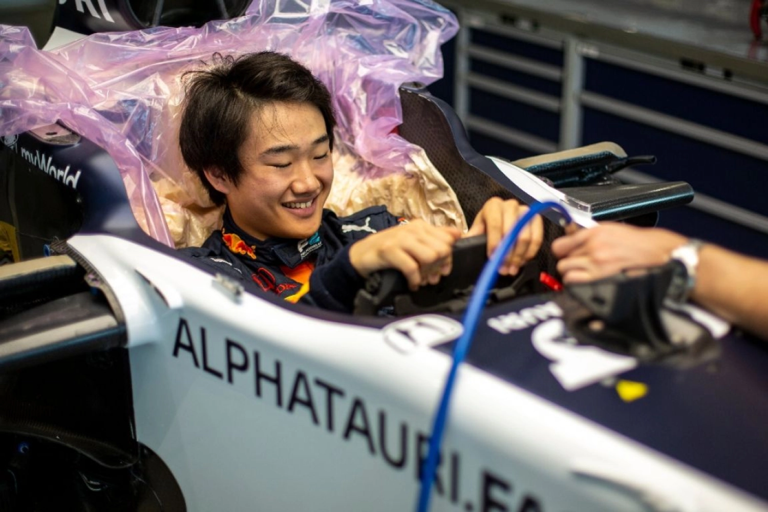 Tsunoda pilotera pour Alpha Tauri en essais à Abu Dhabi