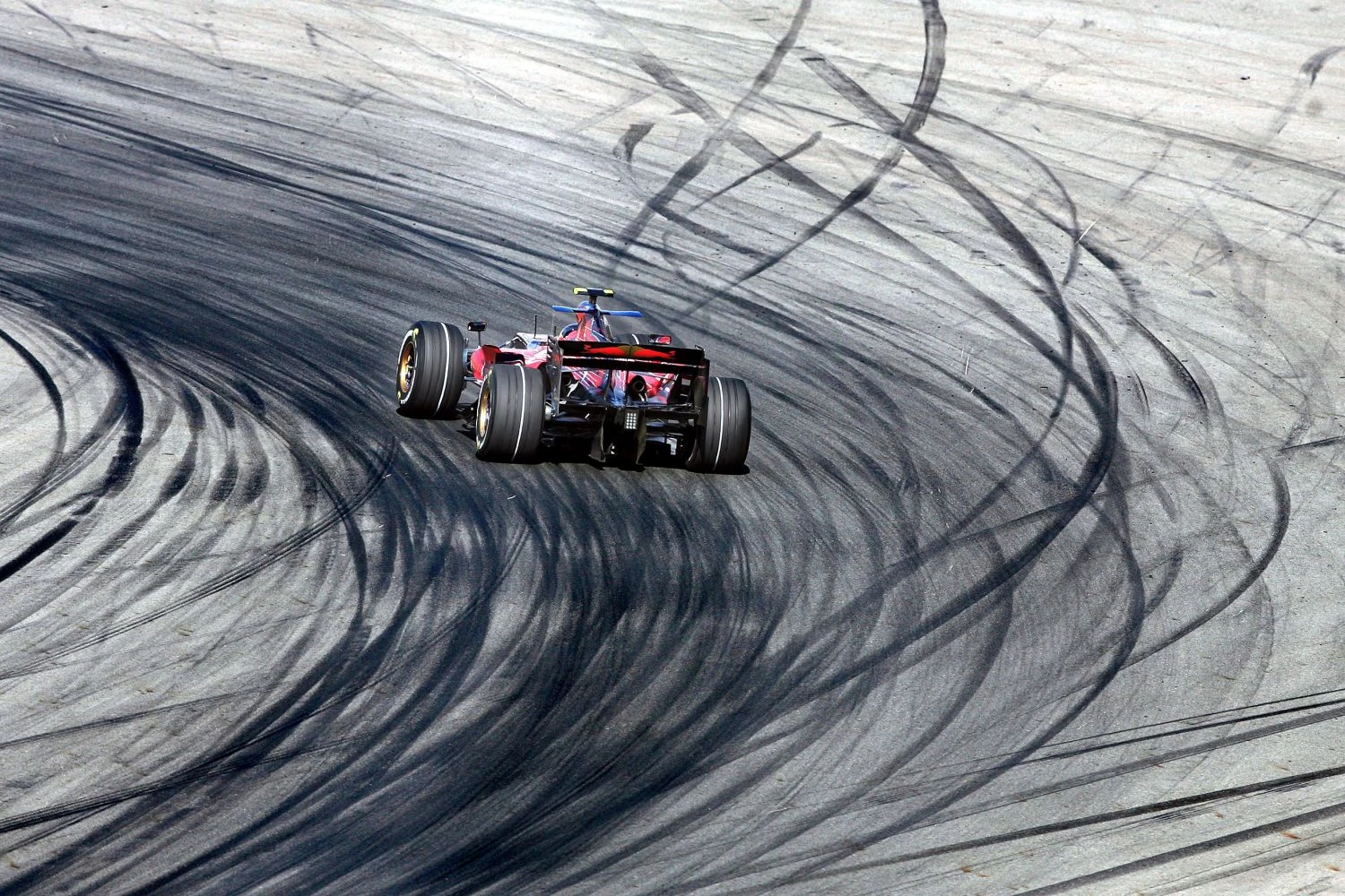 Grand Prix de Turquie : des voitures de tourisme pour augmenter l&rsquo;adhérence de la piste