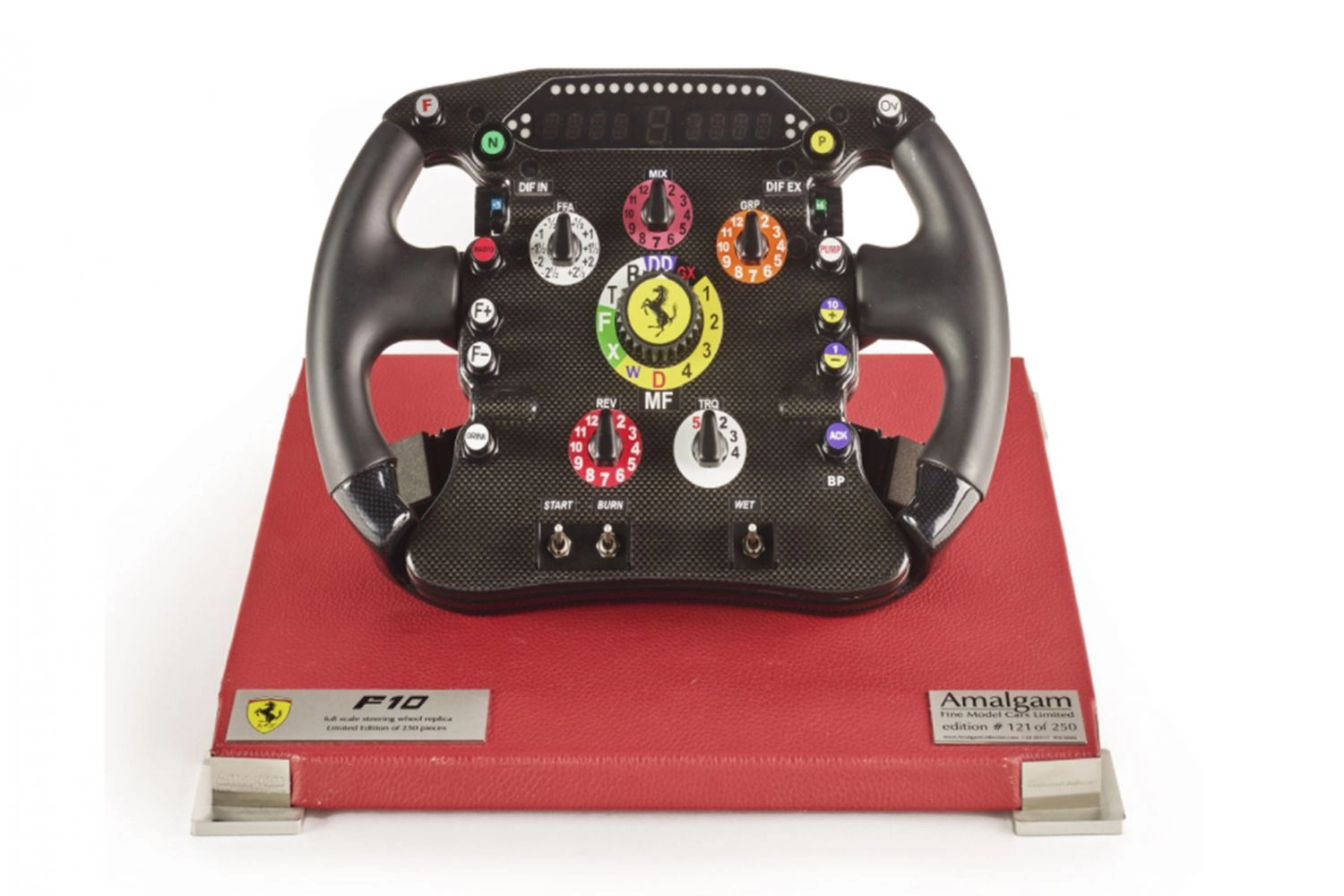 Un proche d&rsquo;Enzo Ferrari mets en vente ses objets collectors