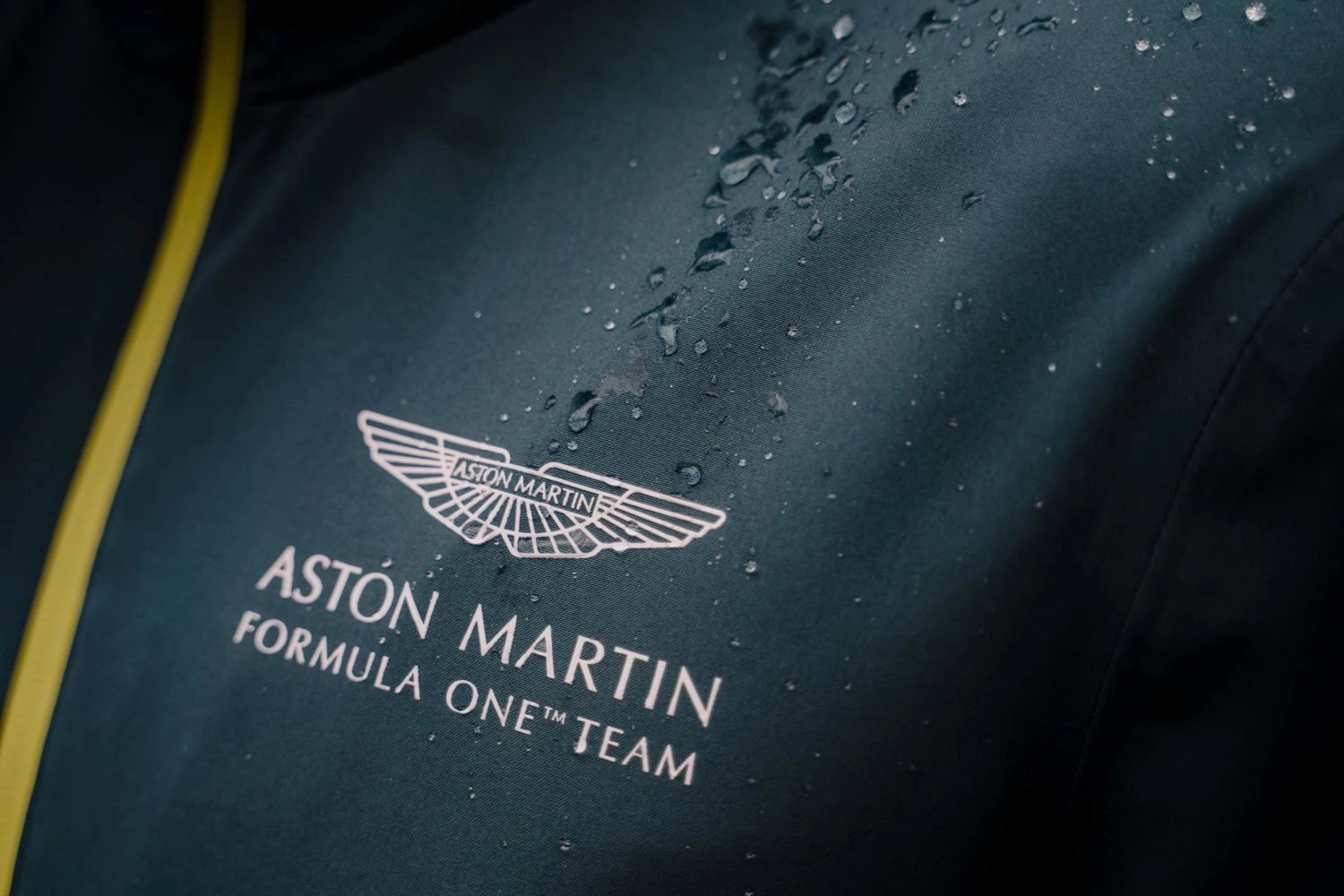 Aston Martin tease sa monoplace