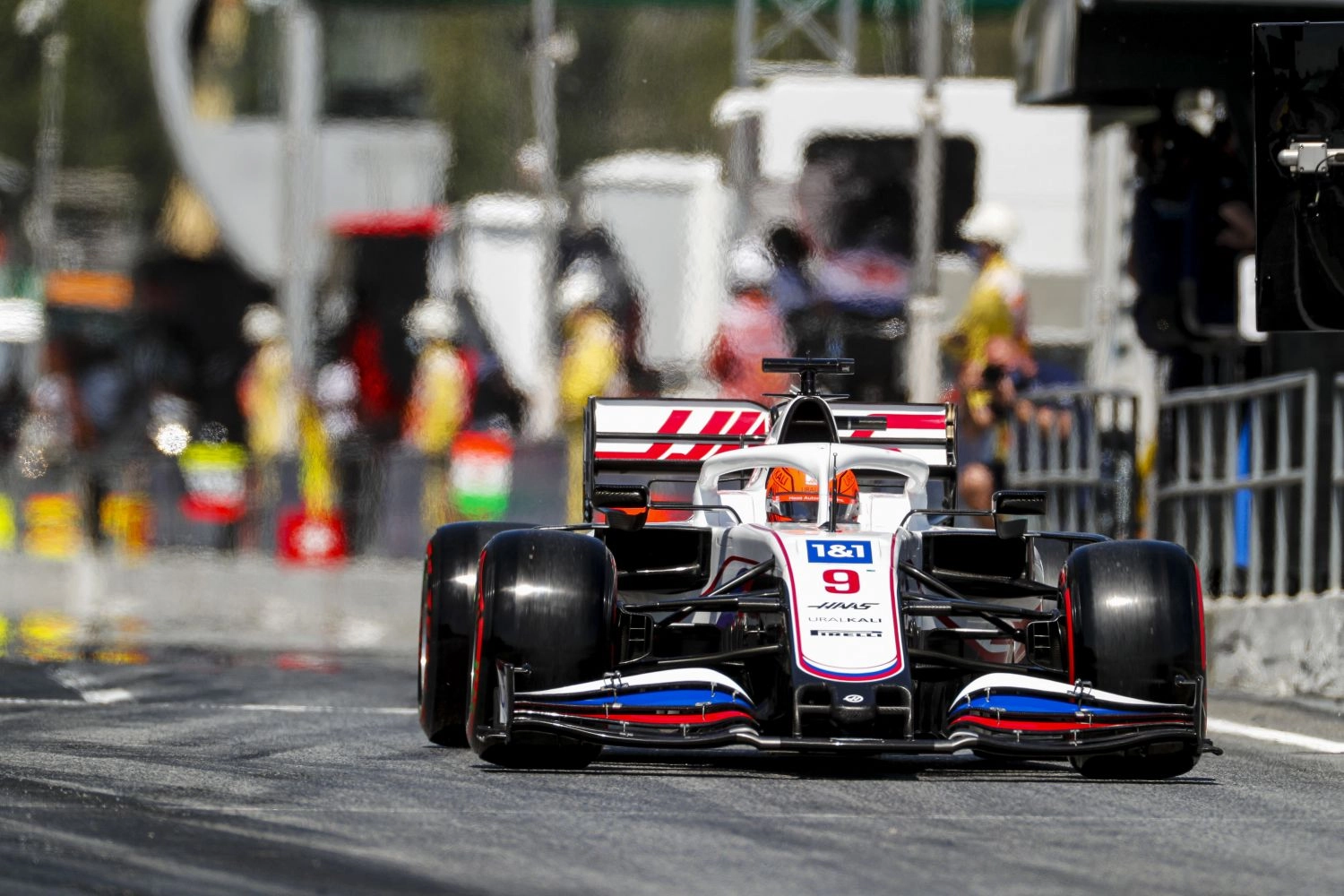 Mazepin se plaint d&rsquo;avoir une Haas plus lourde que Schumacher