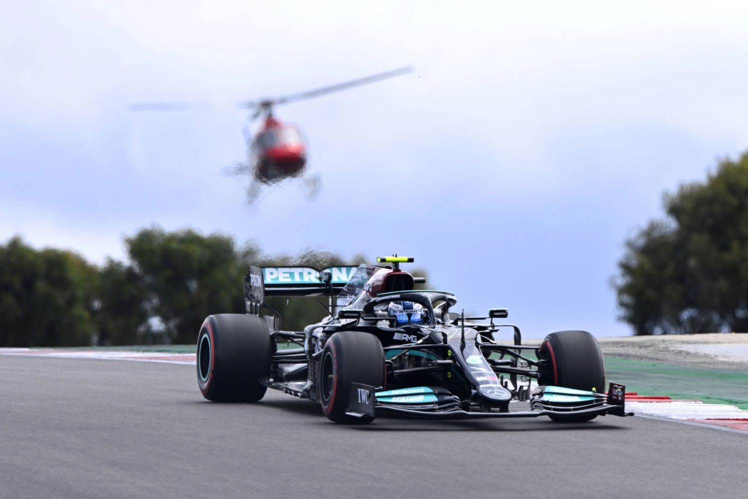 Grand Prix du Portugal – Qualifications : Bottas d&rsquo;un cheveu devant Hamilton