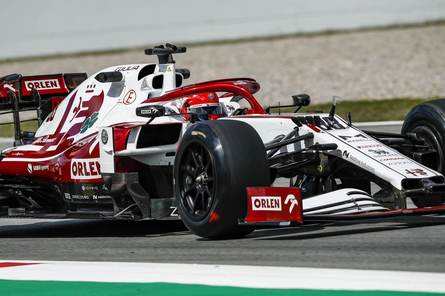 Tests des pneus Pirelli 18 pouces pour Alfa Romeo, Alpine et Red Bull