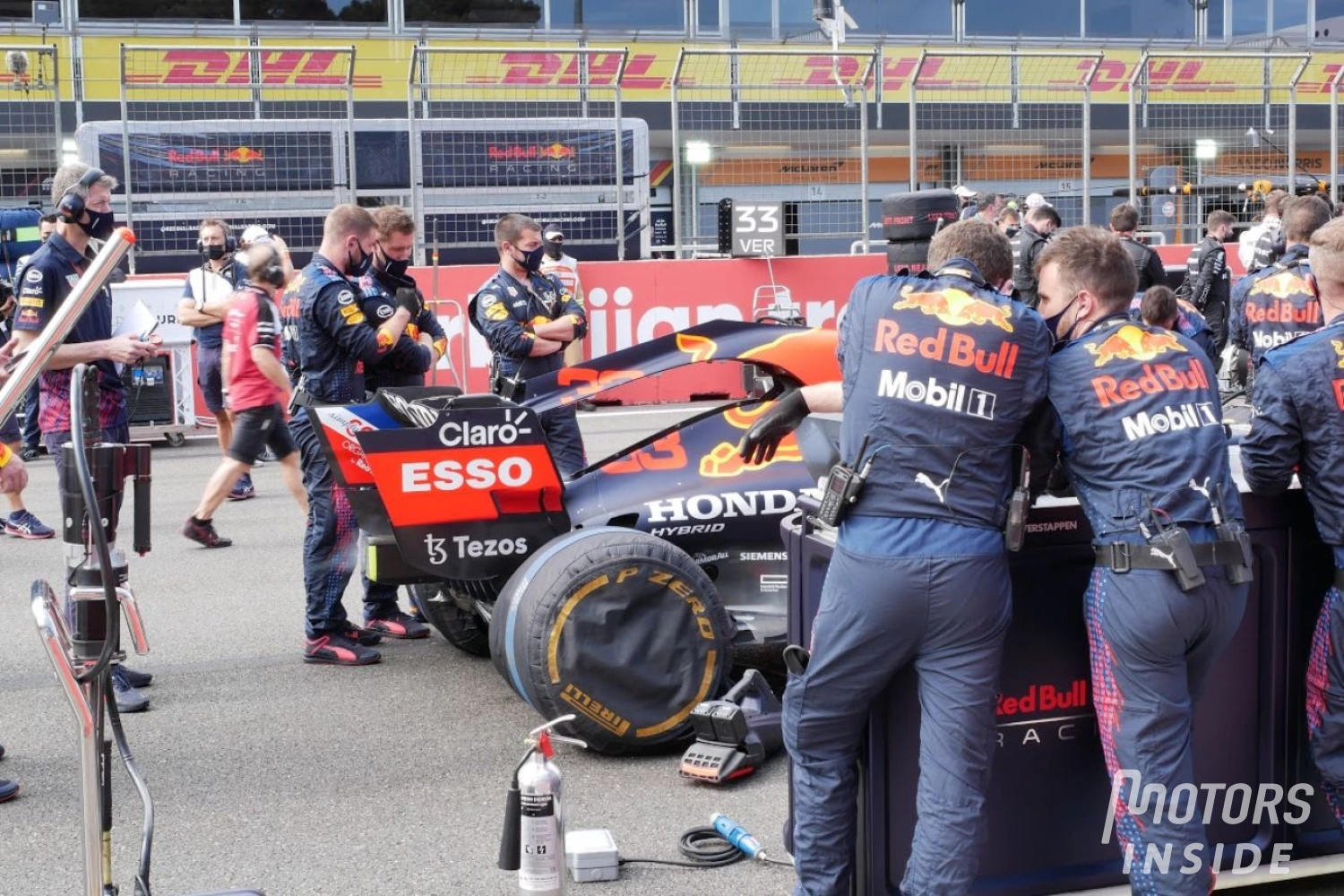 Innovation : l&rsquo;ouverture du capot moteur de la Red Bull en photo