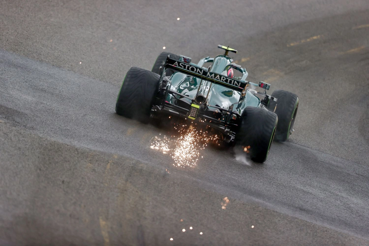 Vettel risque de s&rsquo;élancer en fond de grille dimanche