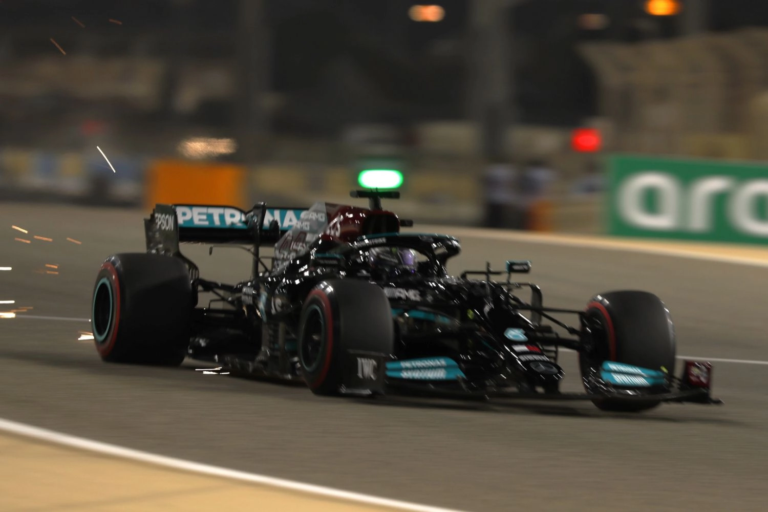 Grand Prix du Qatar – Lewis Hamilton sans être inquiété