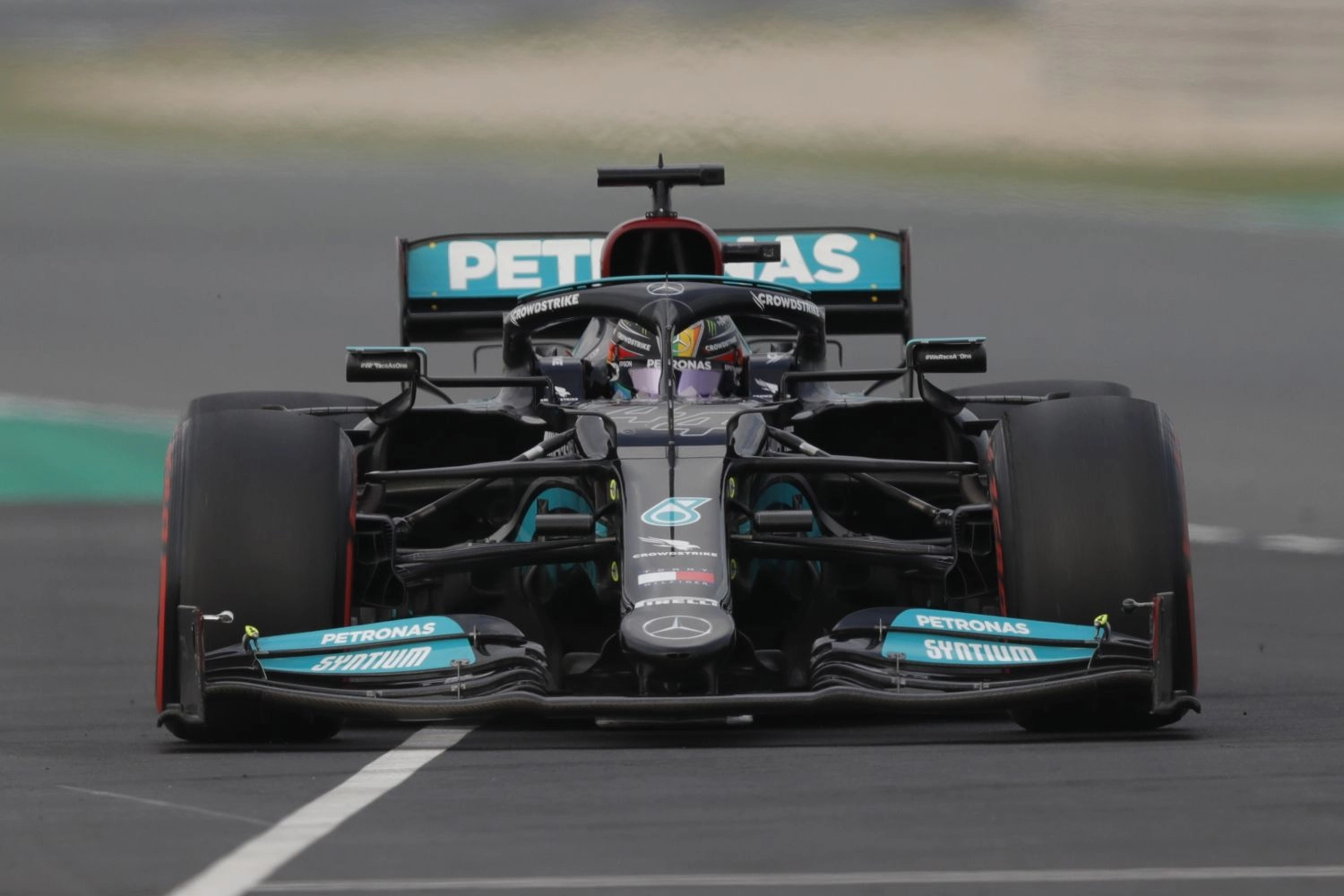 La FIA autorise l&rsquo;aileron arrière de Mercedes