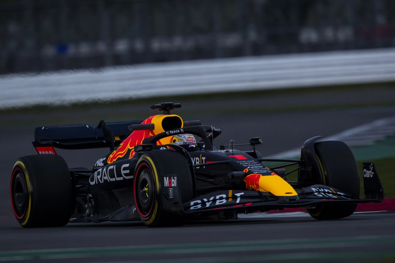 La RedBull RB 18 se montre enfin ! (photos et vidéos)