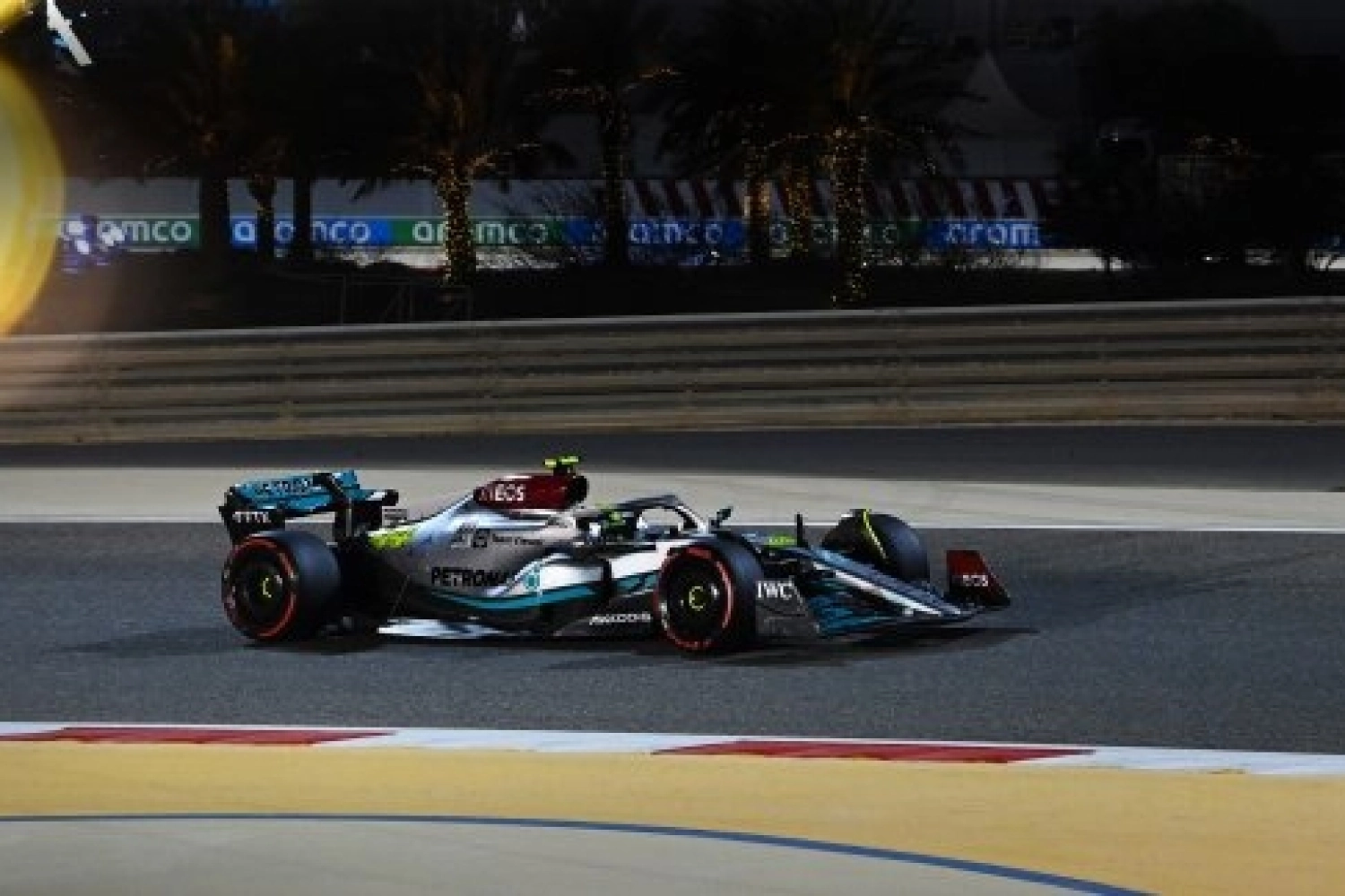 Lewis Hamilton : "Pourquoi ne pas laisser entrer le public gratuitement ?"