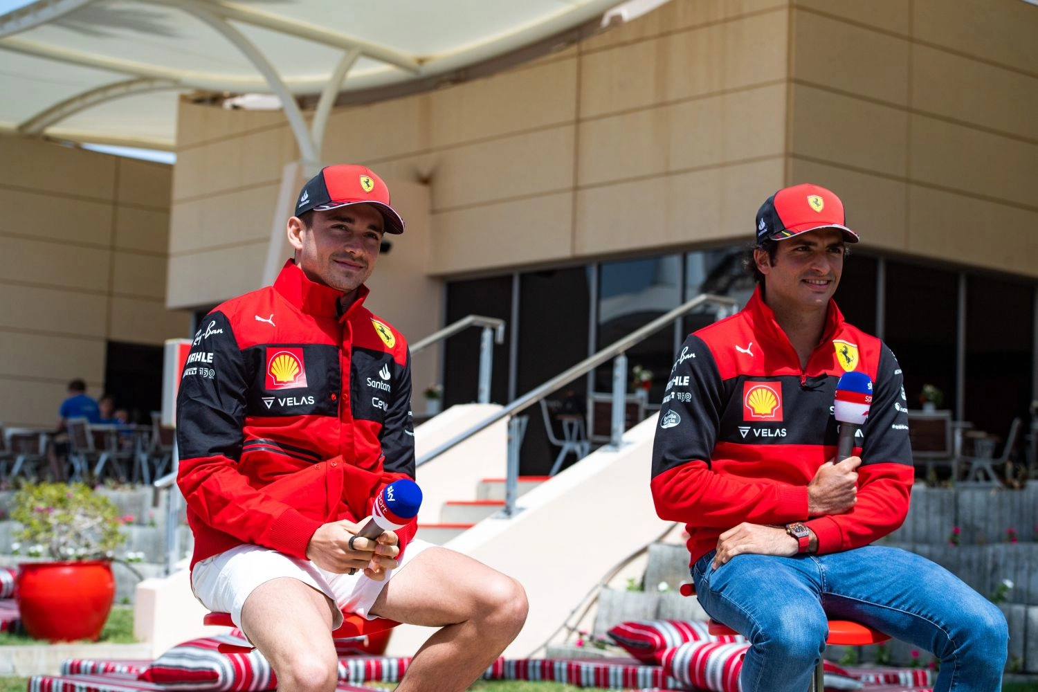 Leclerc réagit à la prolongation de Sainz et évoque ses attentes pour ce week-end