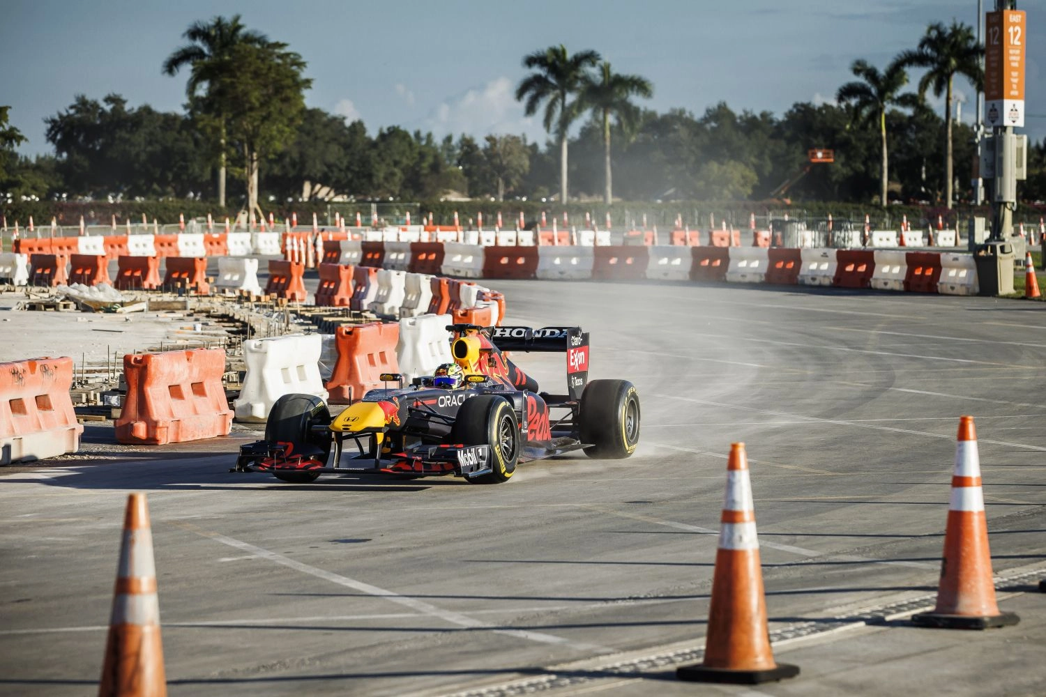 Sergio Perez nous fait découvrir le nouveau circuit Urbain de Miami